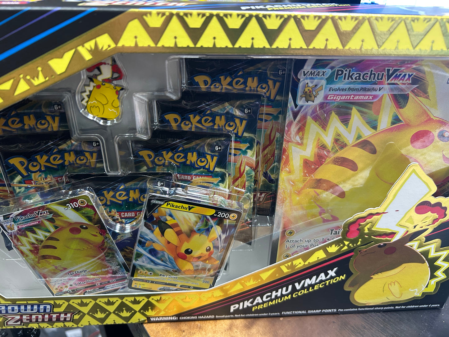 CROWN ZENITH PIKACHU VMAX PREMIUM COLLECTION *7-packs*