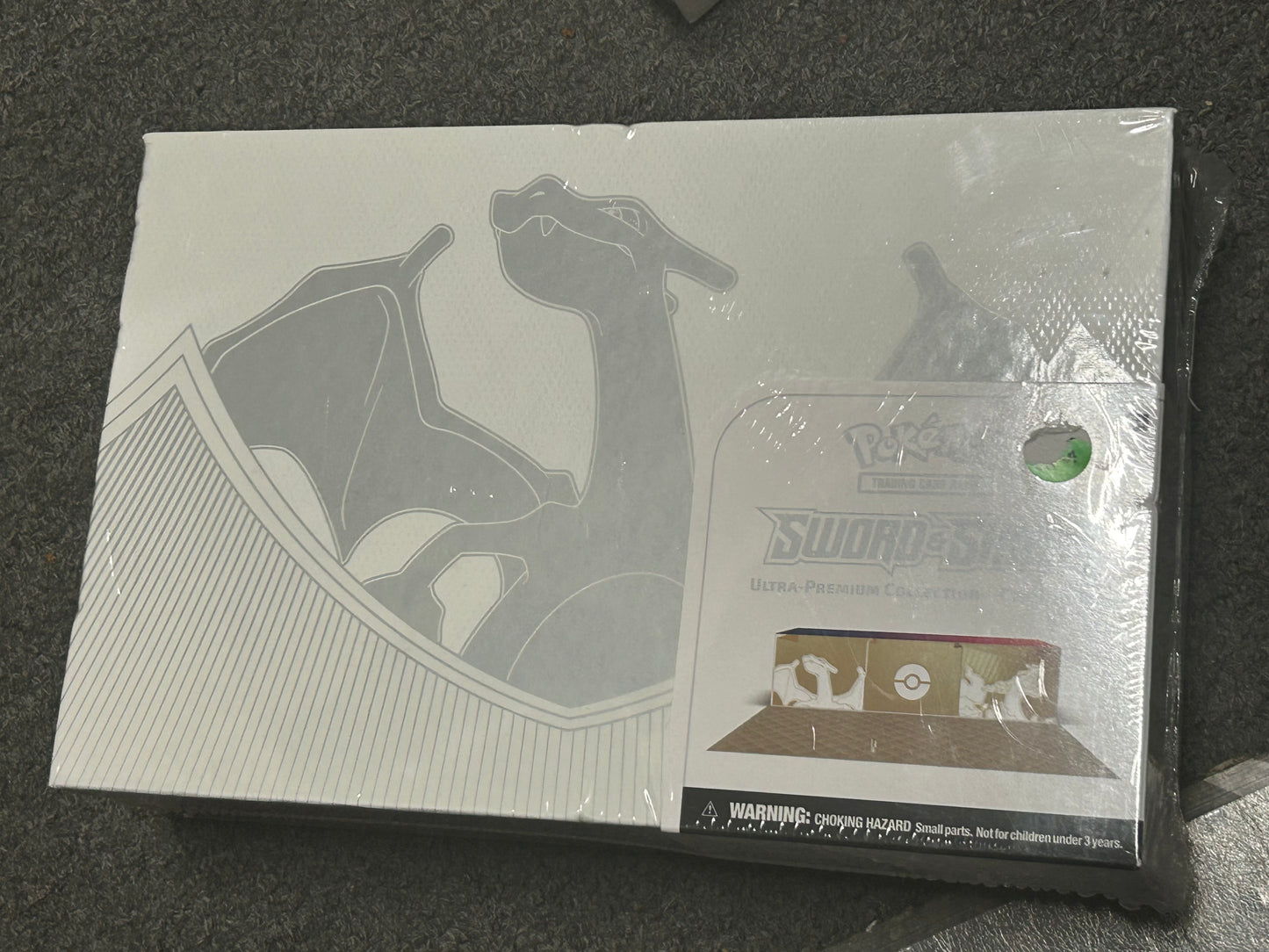 CHARIZARD SWORD & SHIELD ULTRA PREMIUM COLLECTION SEALED BOX